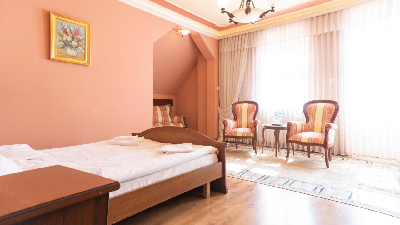 Hotel "Dworek Lesniczowka" Wodzislaw Slaski Ngoại thất bức ảnh