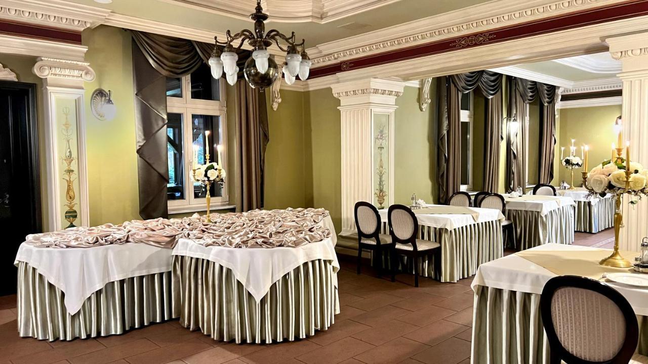 Hotel "Dworek Lesniczowka" Wodzislaw Slaski Ngoại thất bức ảnh