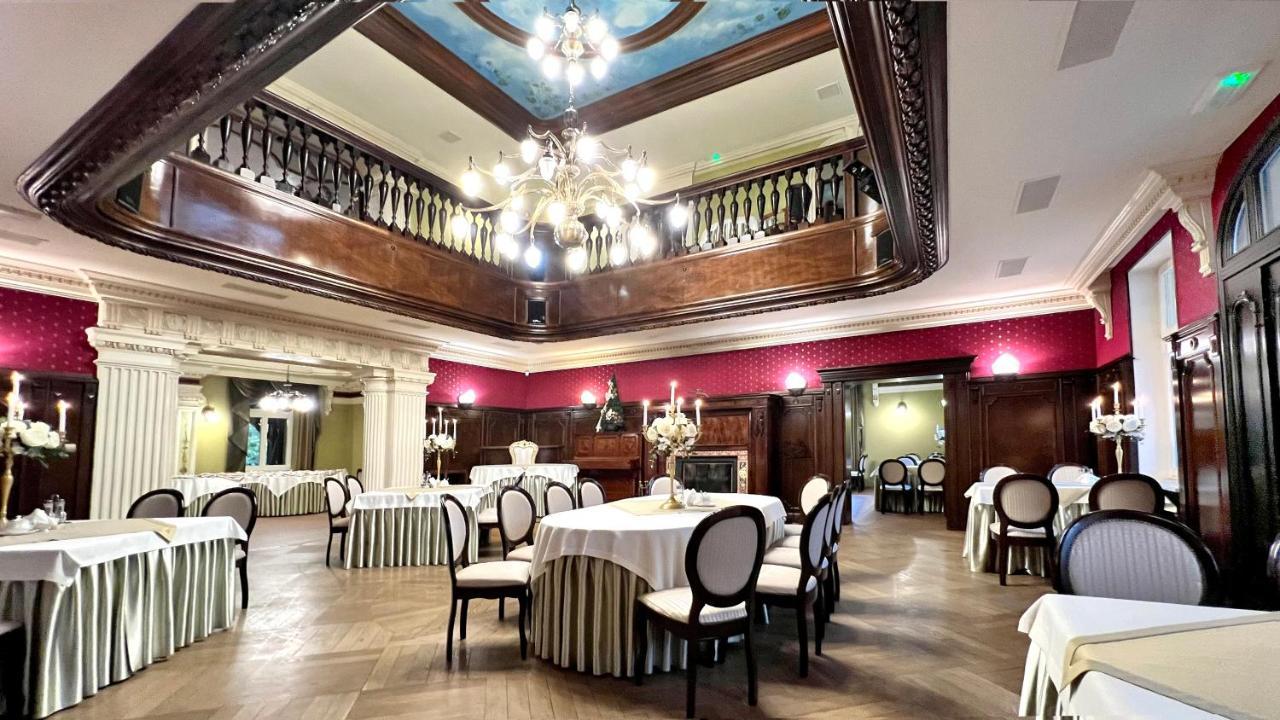 Hotel "Dworek Lesniczowka" Wodzislaw Slaski Ngoại thất bức ảnh