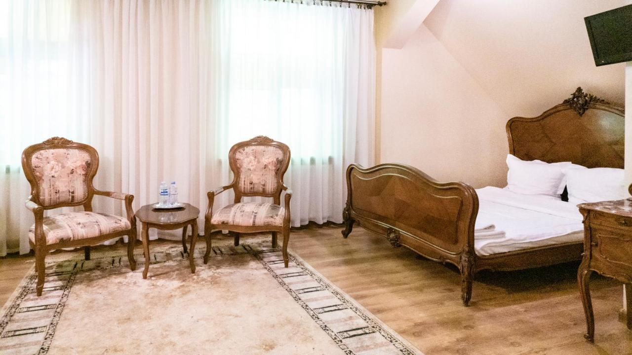 Hotel "Dworek Lesniczowka" Wodzislaw Slaski Ngoại thất bức ảnh