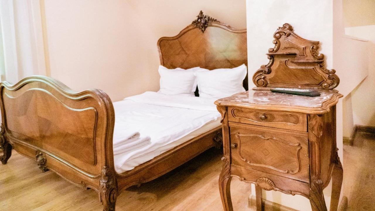 Hotel "Dworek Lesniczowka" Wodzislaw Slaski Ngoại thất bức ảnh