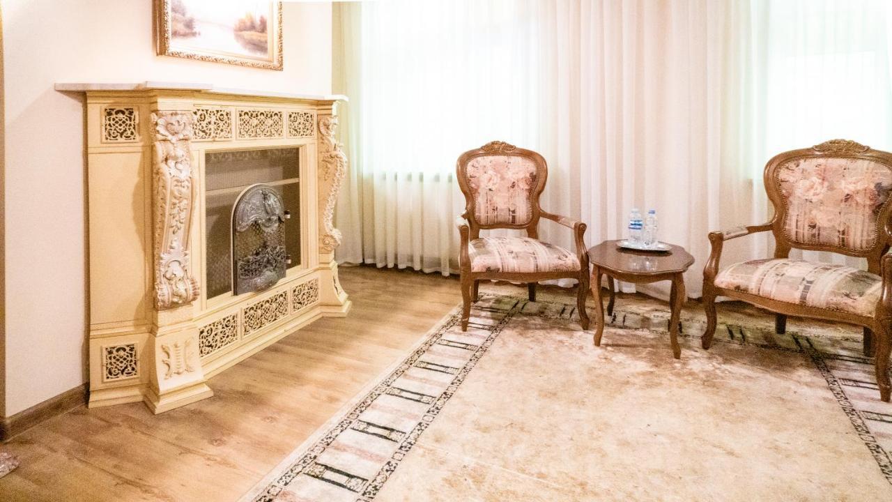 Hotel "Dworek Lesniczowka" Wodzislaw Slaski Ngoại thất bức ảnh