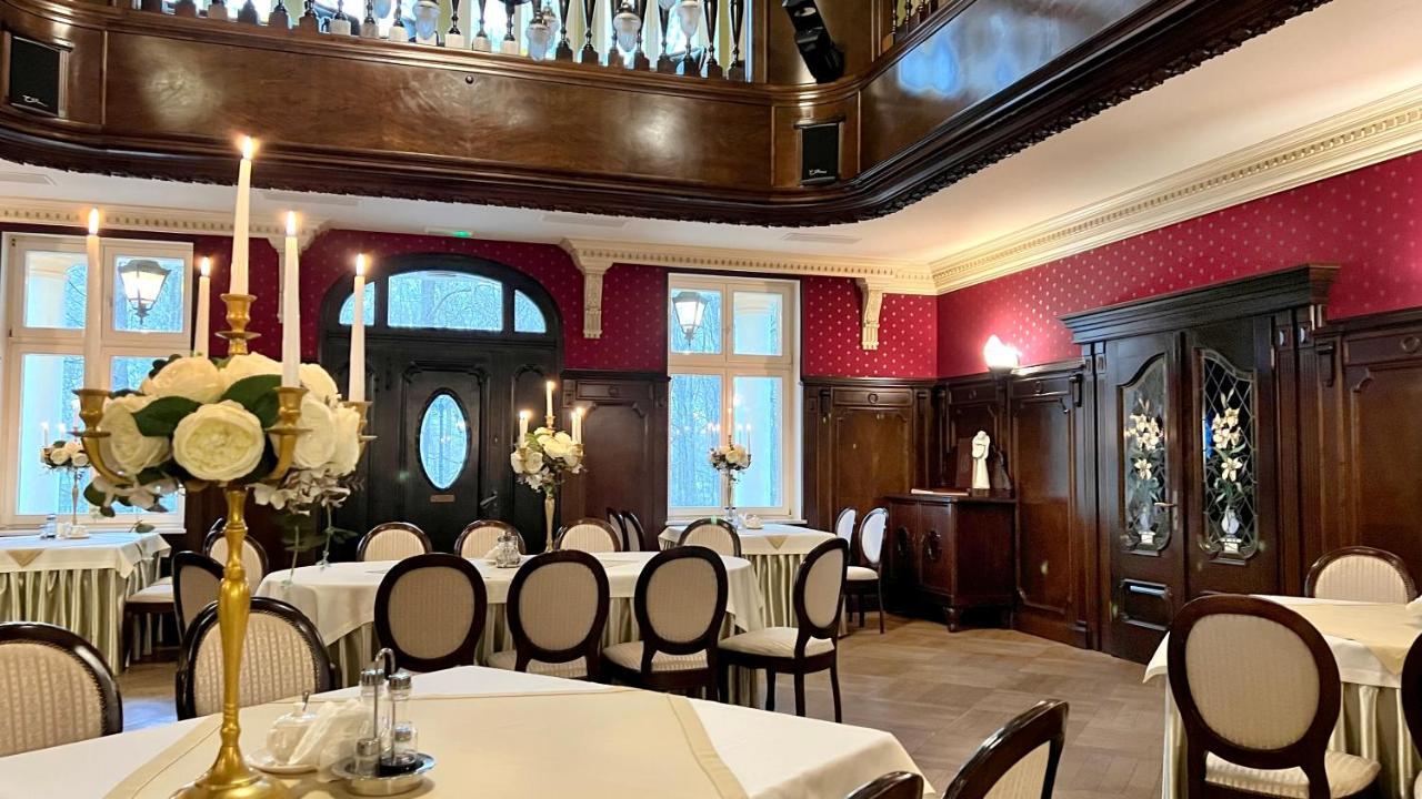 Hotel "Dworek Lesniczowka" Wodzislaw Slaski Ngoại thất bức ảnh