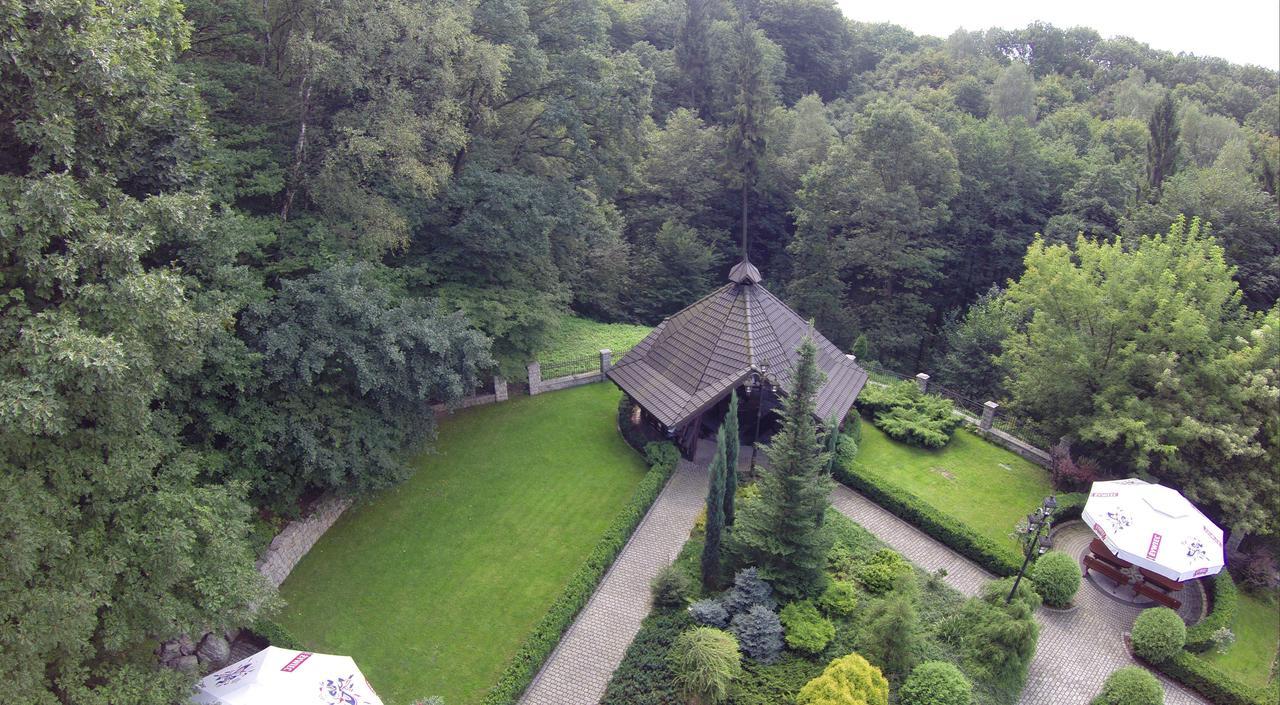 Hotel "Dworek Lesniczowka" Wodzislaw Slaski Ngoại thất bức ảnh