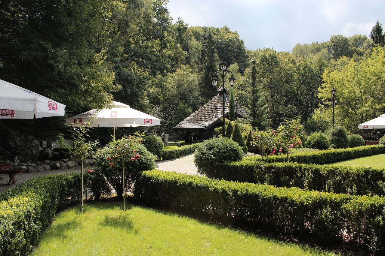 Hotel "Dworek Lesniczowka" Wodzislaw Slaski Ngoại thất bức ảnh